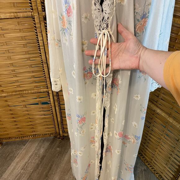 Vintage Gilead Floral Lace Nylon Robe Medium 70s Peignoir Cottagecore Nightgown - Picture 9 of 11